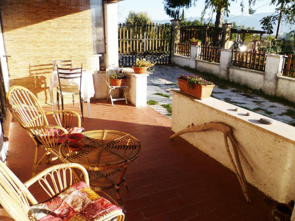 B&B Colle Di Terria Country House Contigliano Bagian luar foto